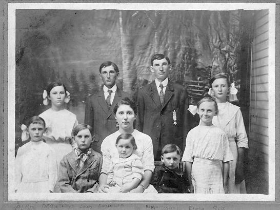 Children of Joseph and Anna Smith Vanek, 1911. 
